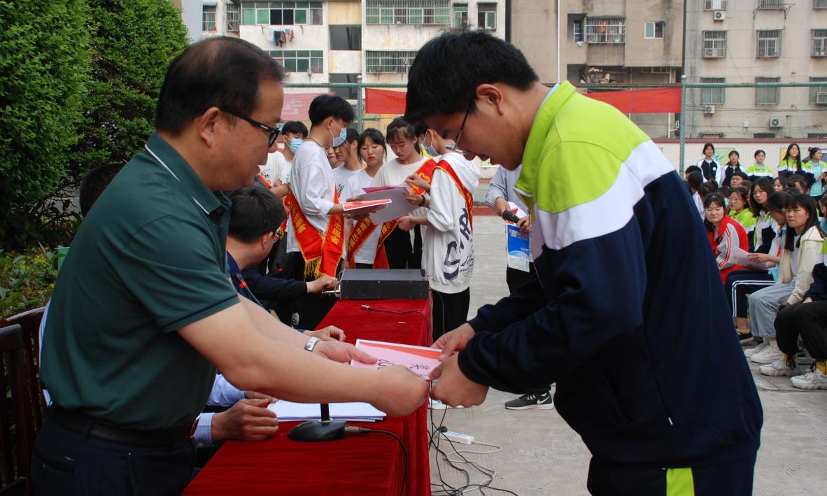 图片2.jpg 图片2.jpg