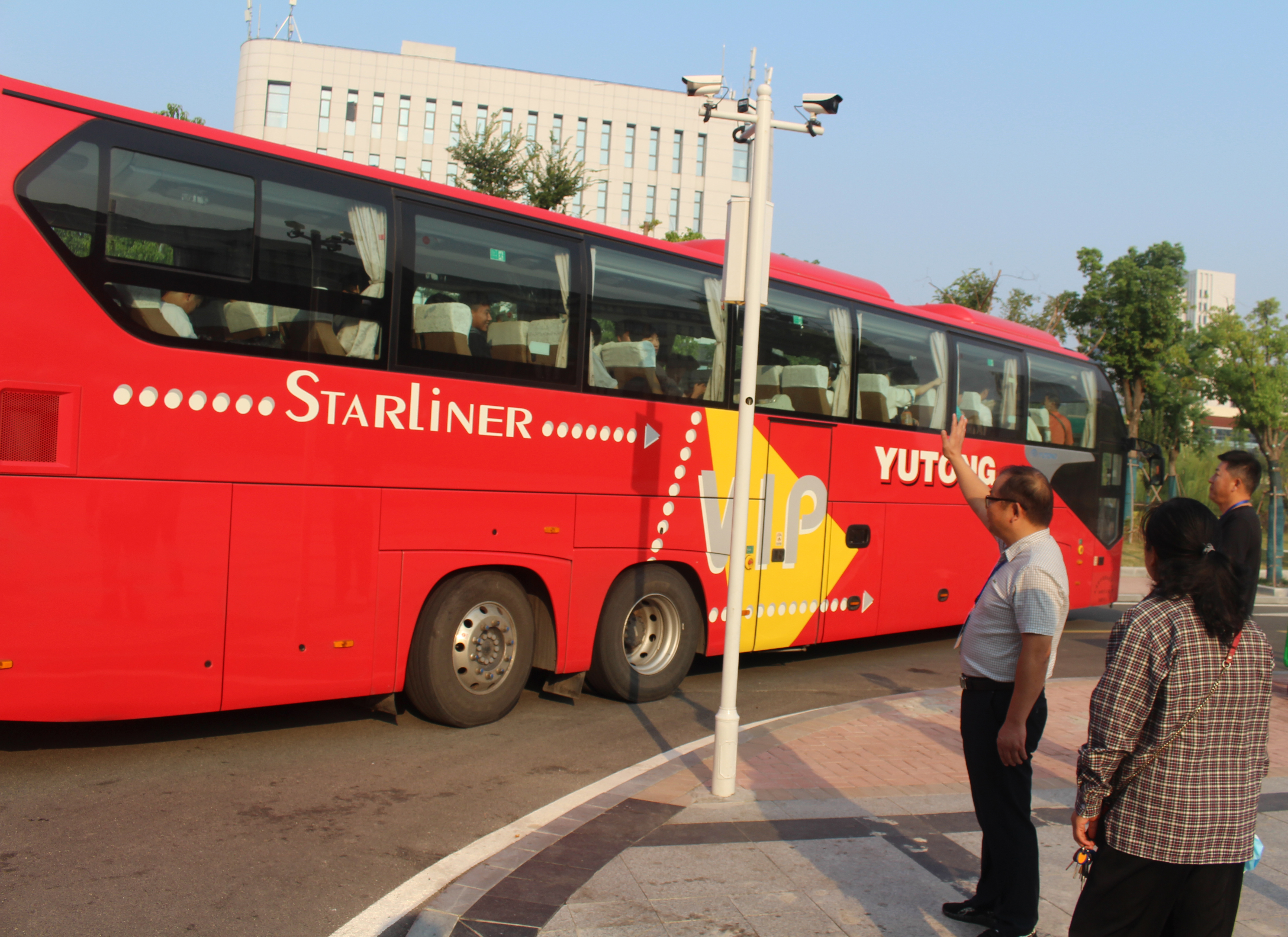 b3.jpg b3.jpg